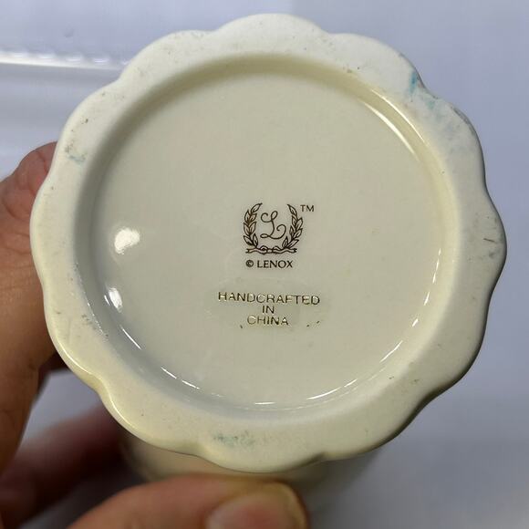 Lenox Fine China Embossed Roses Hummingbird Bud Vase 24K Gold Trim 5.75” - Picture 6 of 11